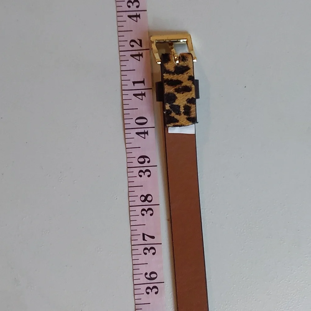 Banana Republic stylish leopard